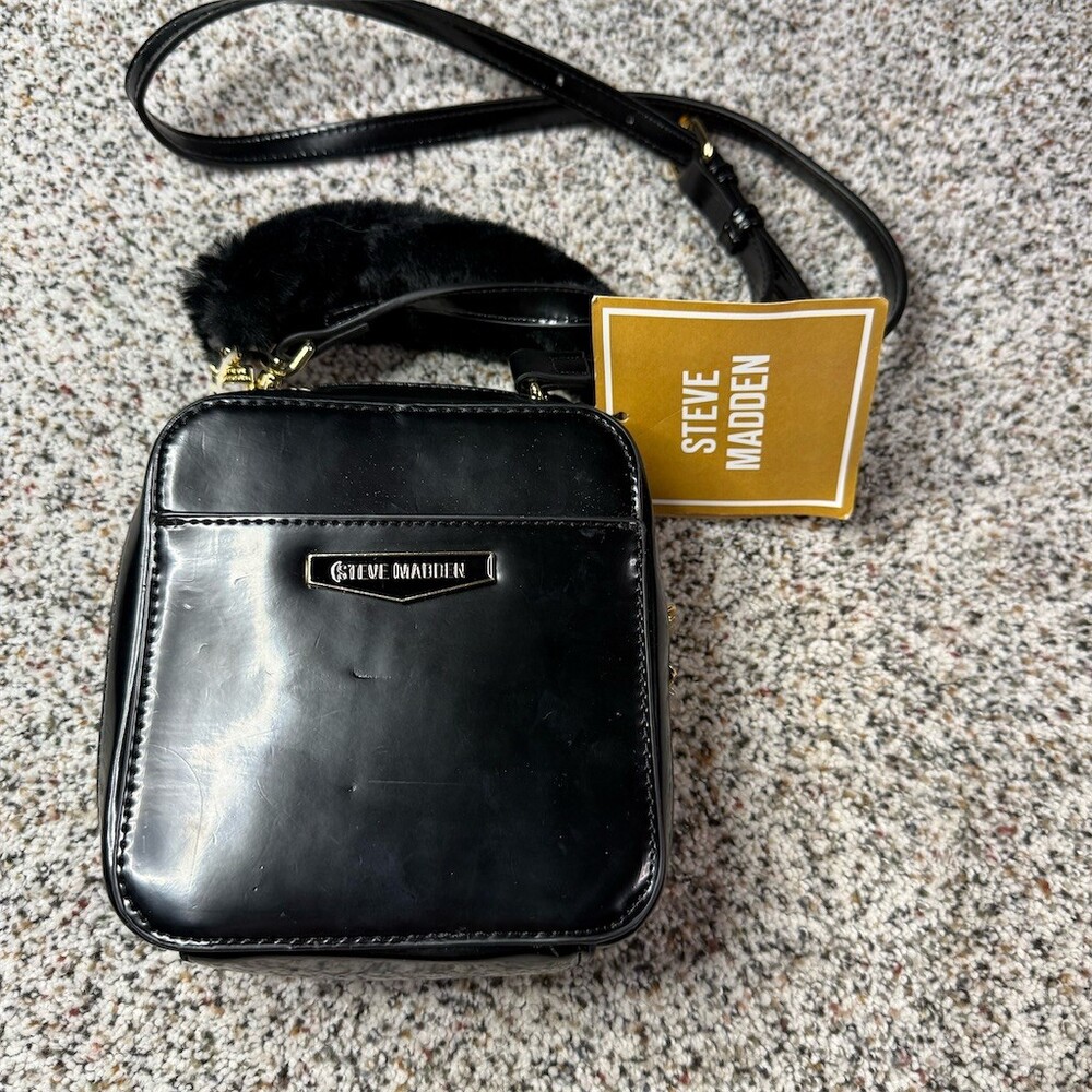 Steve Madden Crossbody Bag Womens Mini Black Patent Faux Fur Gold Zip Top